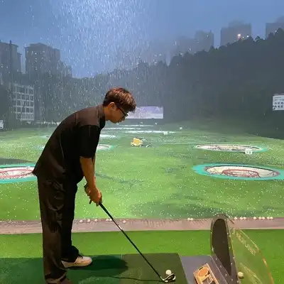 何鹏